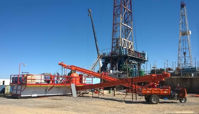 內蒙油田泥漿不落地隨鉆處理現場